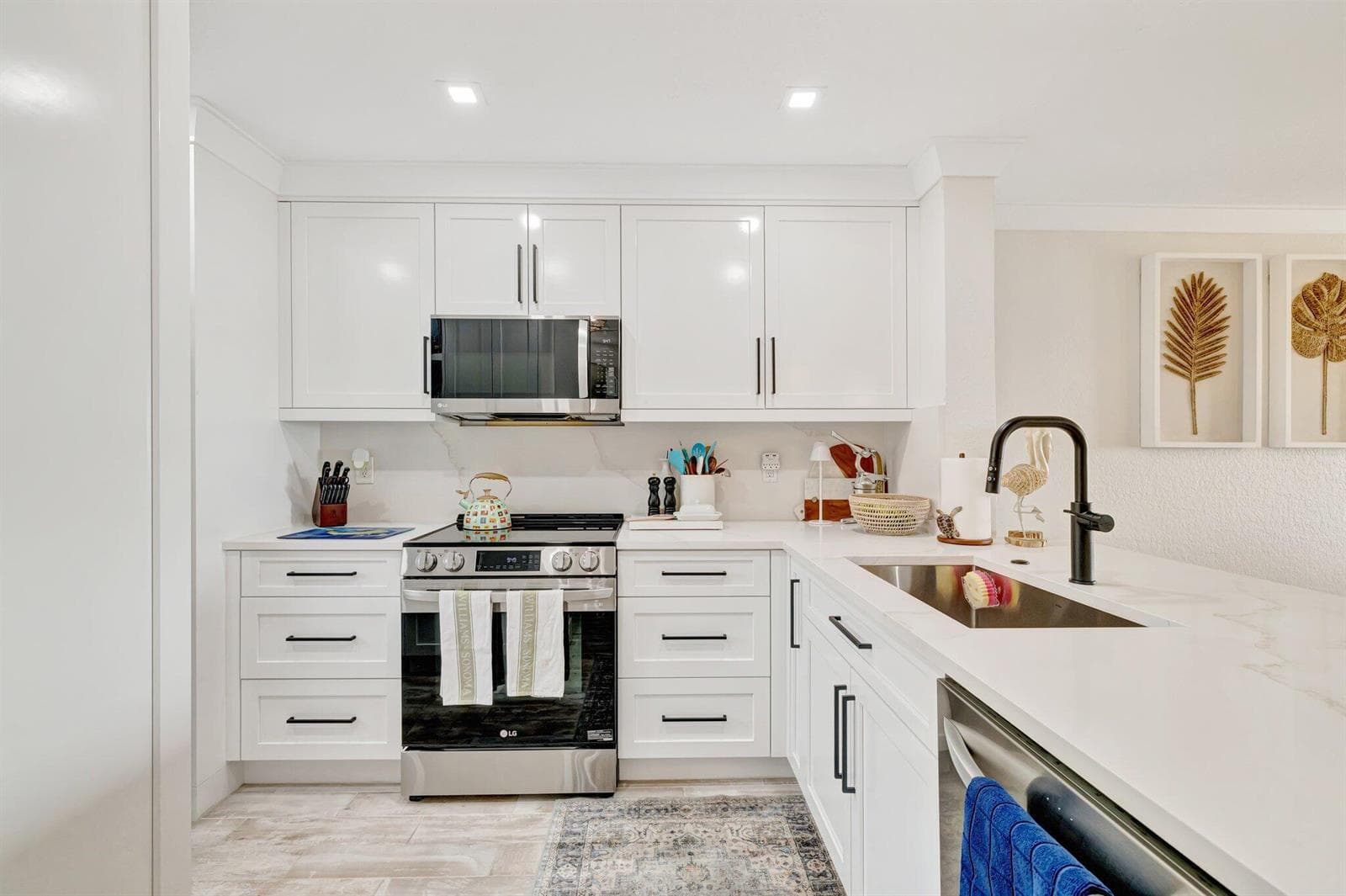 7420 S OCEAN Drive 215 photo 6