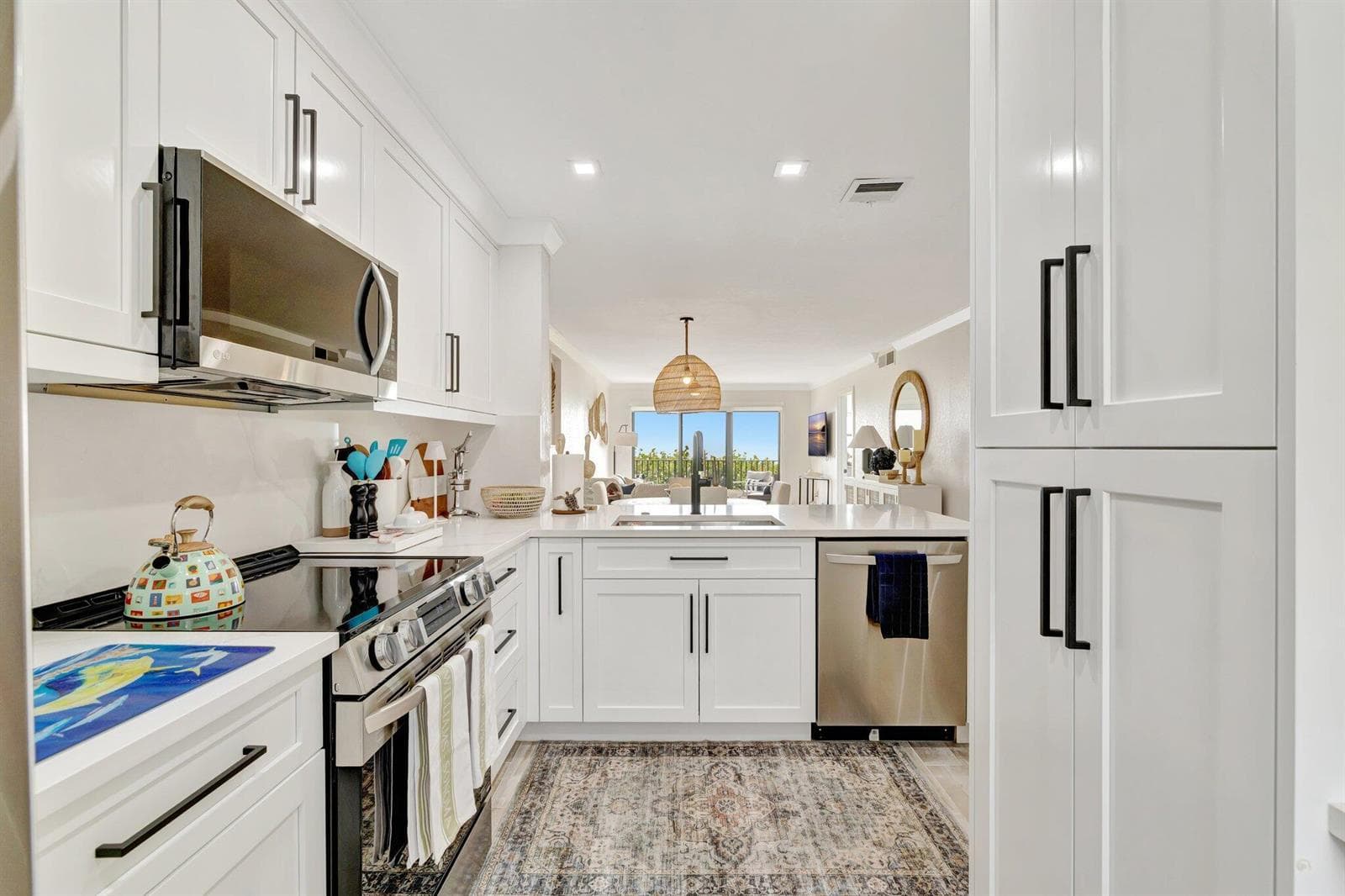 7420 S OCEAN Drive 215 photo 7