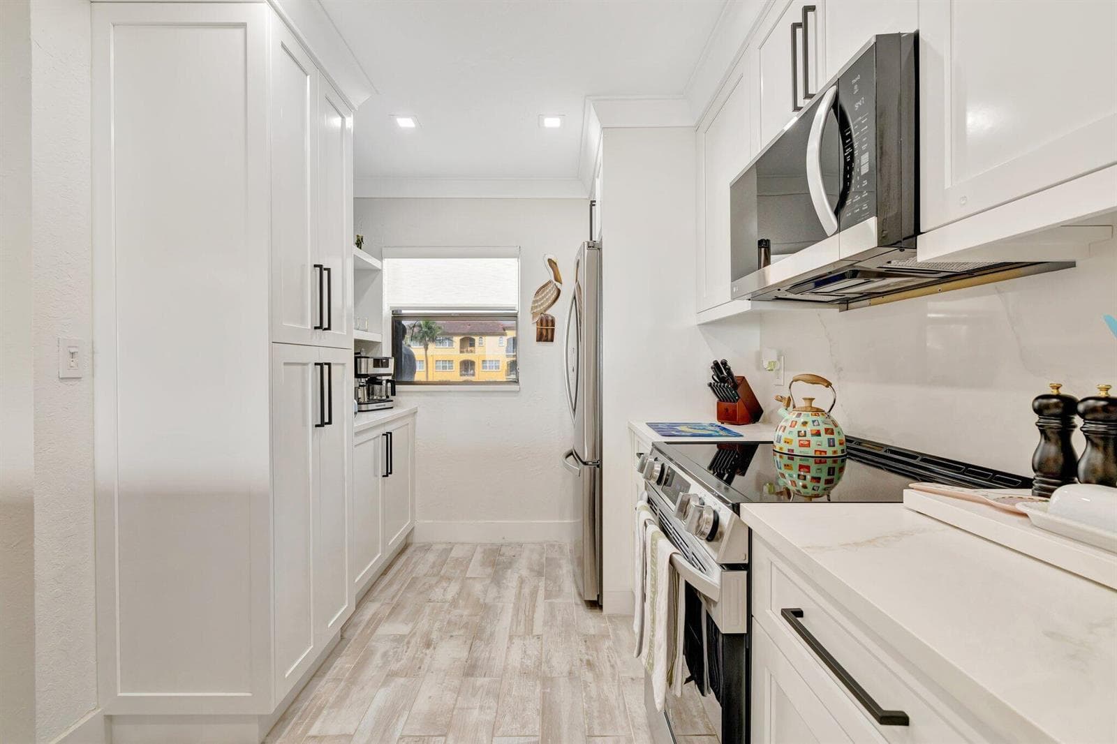7420 S OCEAN Drive 215 photo 8