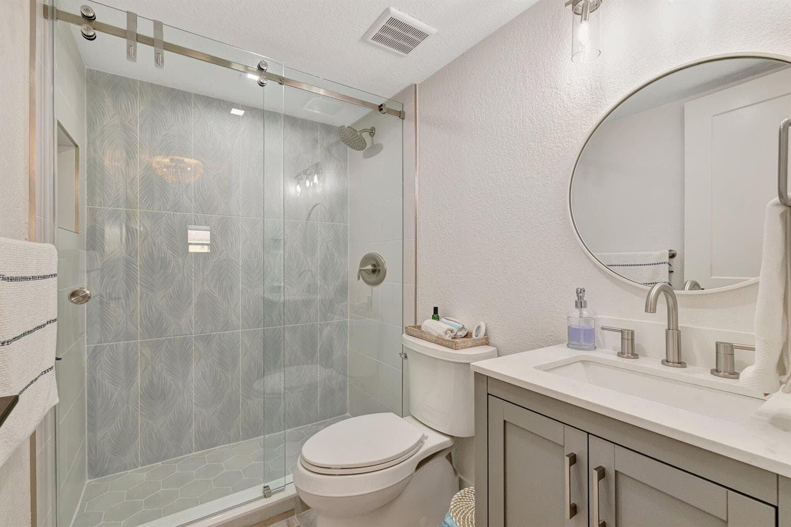 7420 S OCEAN Drive 215 photo 21