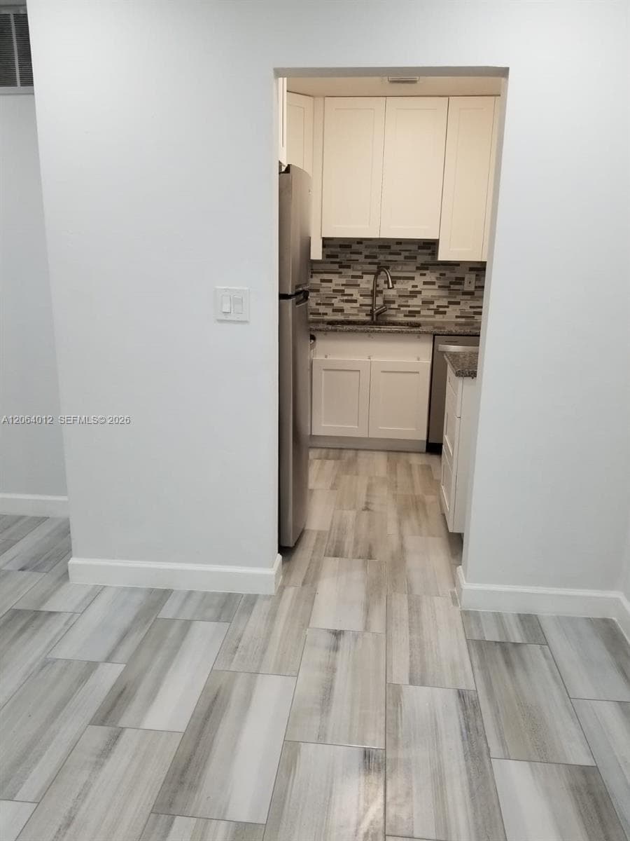 2990 NE 16th Ave 105 photo 13