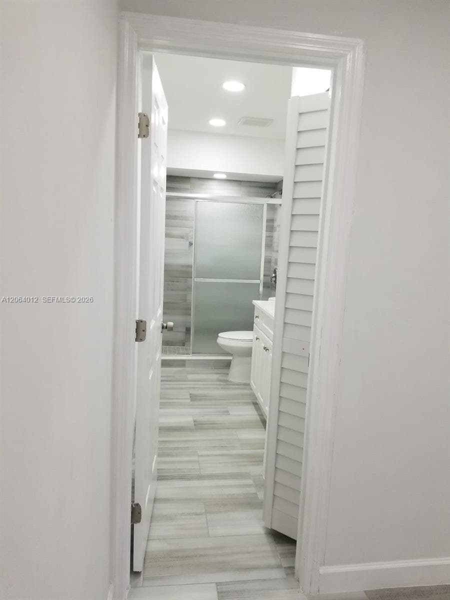 2990 NE 16th Ave 105 photo 16