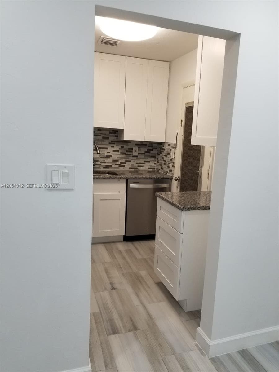 2990 NE 16th Ave 105 photo 12