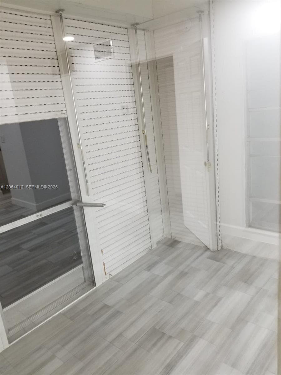 2990 NE 16th Ave 105 photo 5