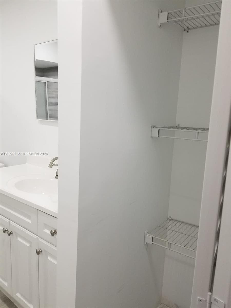 2990 NE 16th Ave 105 photo 20