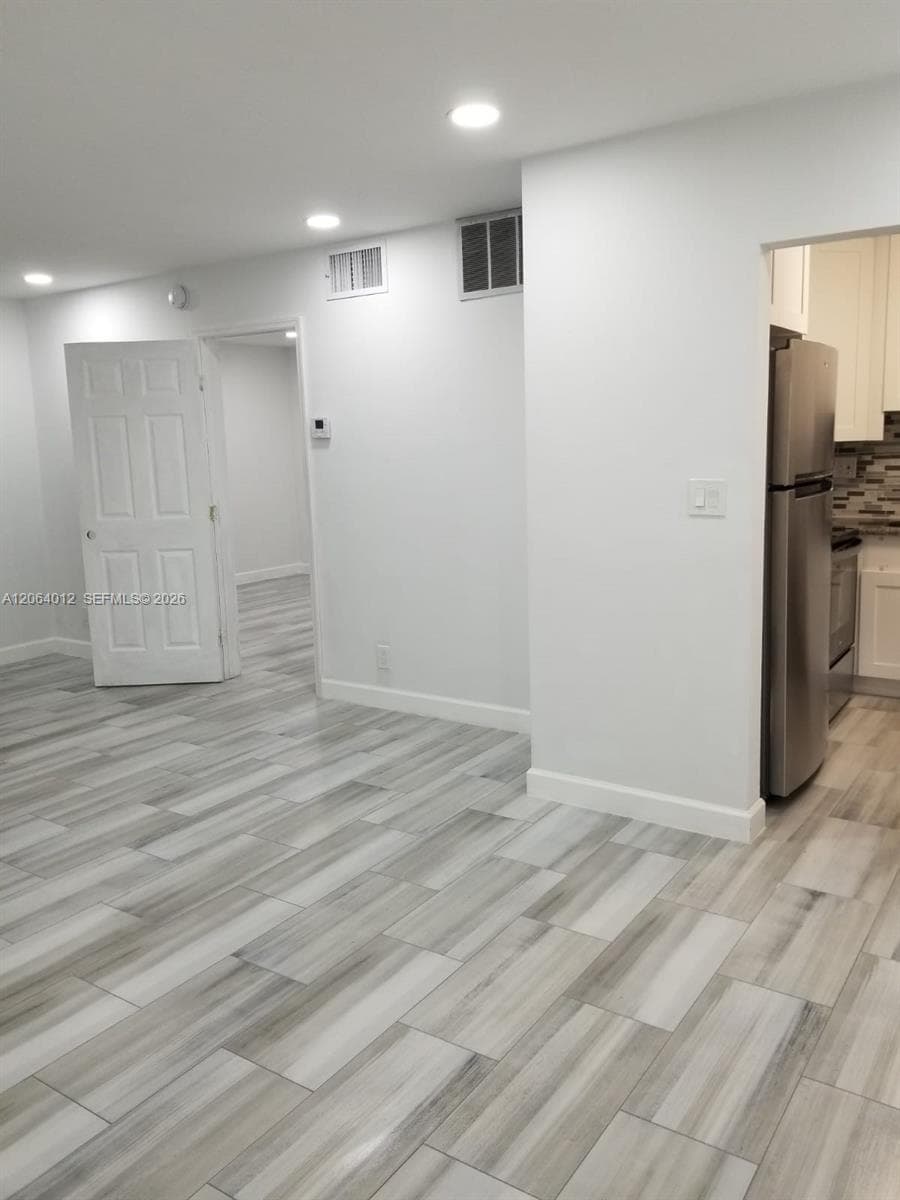 2990 NE 16th Ave 105 photo 14