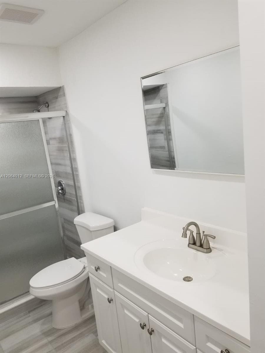 2990 NE 16th Ave 105 photo 15