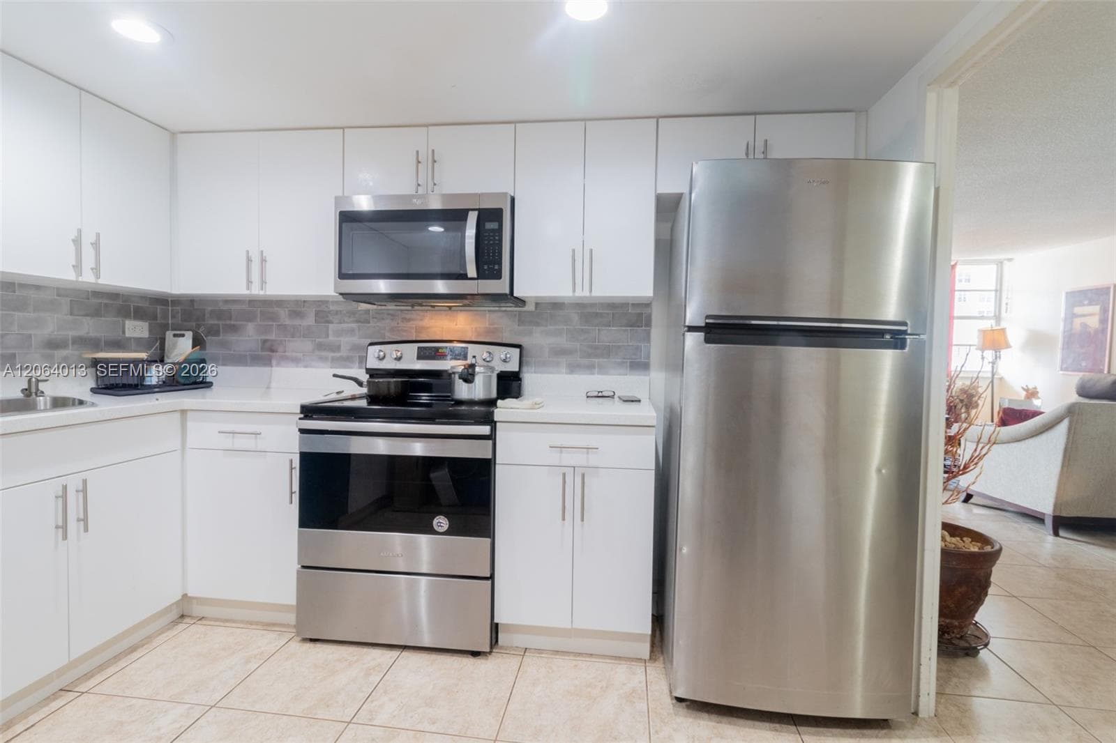 251 174th St 808 photo 2