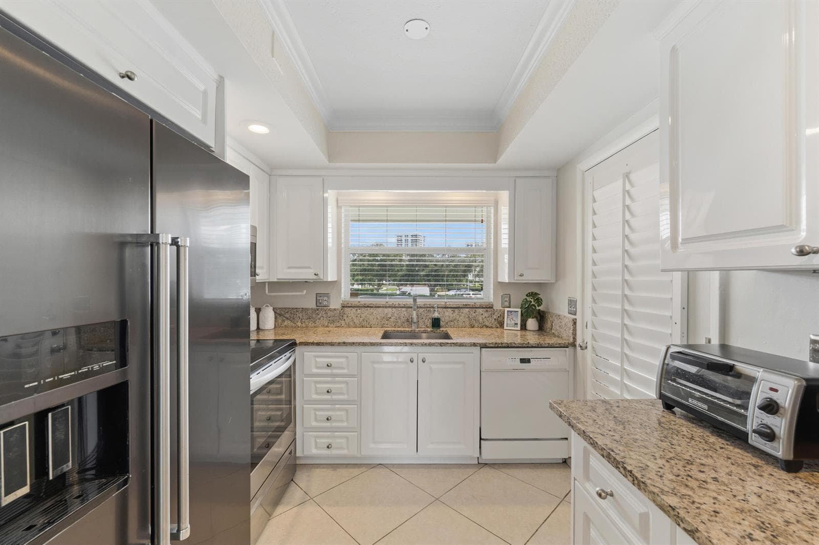 68 YACHT CLUB Drive 20 photo 13