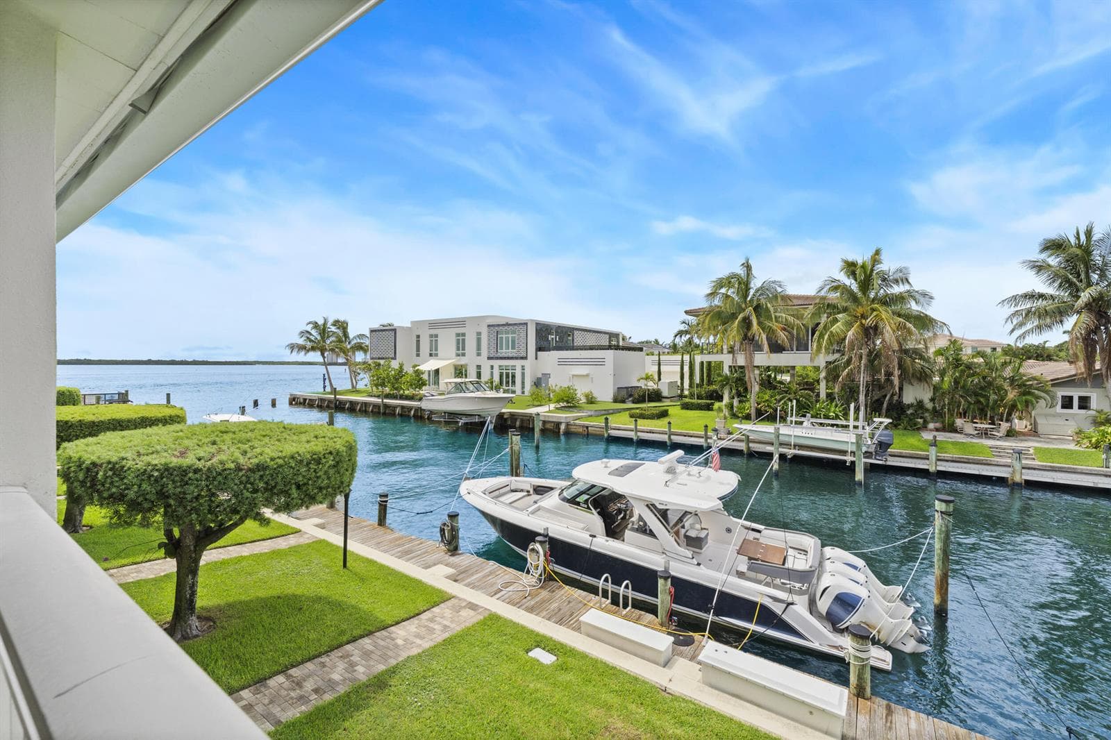68 YACHT CLUB Drive 20 photo 16