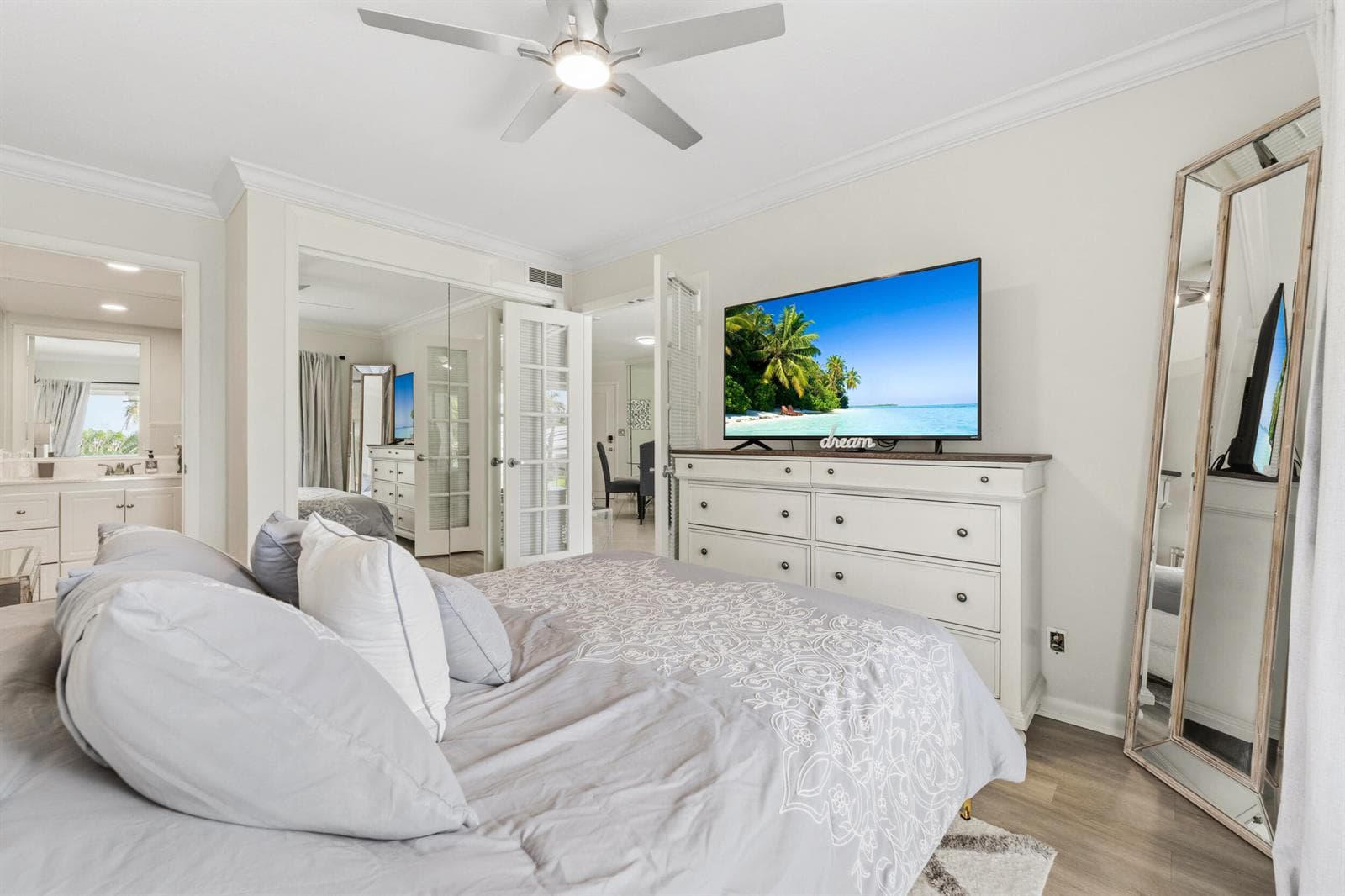68 YACHT CLUB Drive 20 photo 9