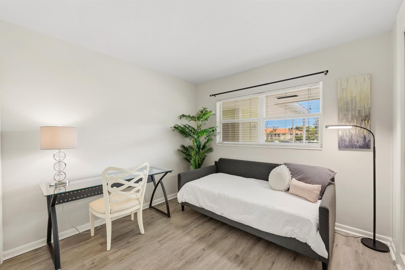 68 YACHT CLUB Drive 20 photo 10