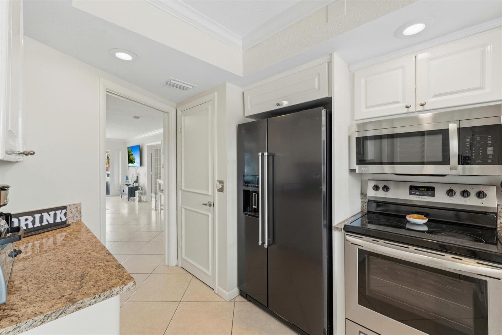68 YACHT CLUB Drive 20 photo 14