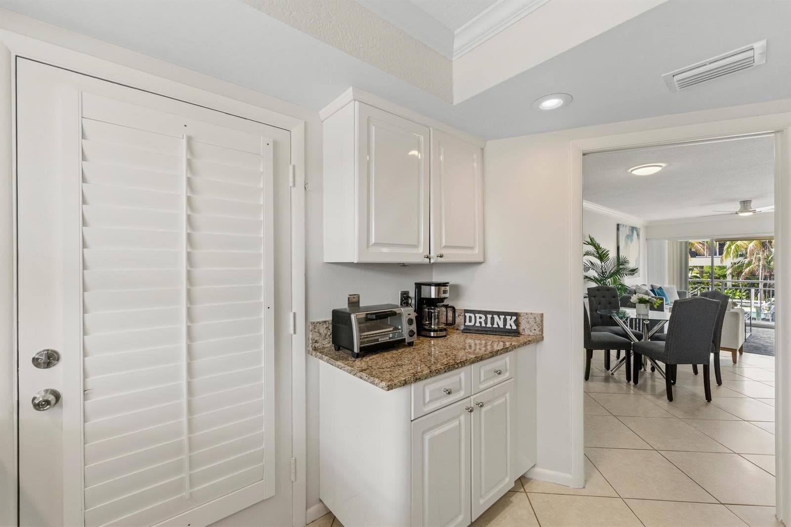 68 YACHT CLUB Drive 20 photo 15