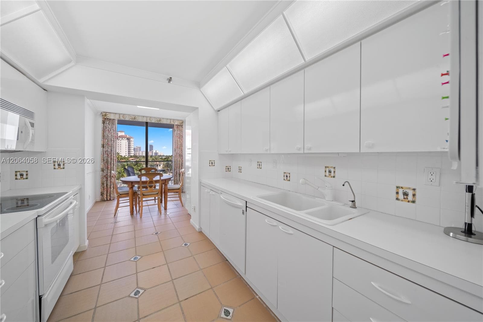 19707 Turnberry Way 6K photo 9