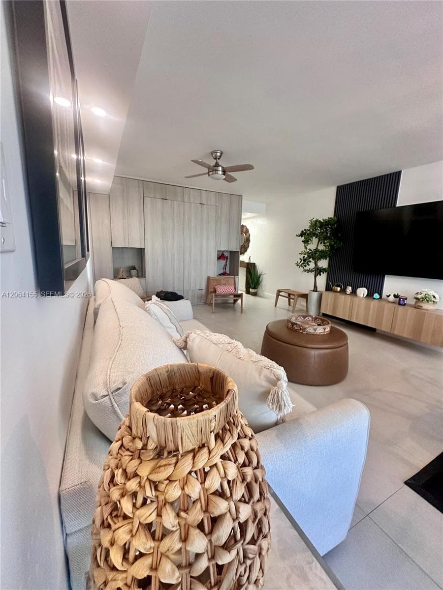 9225 Collins Ave 1407 photo 7