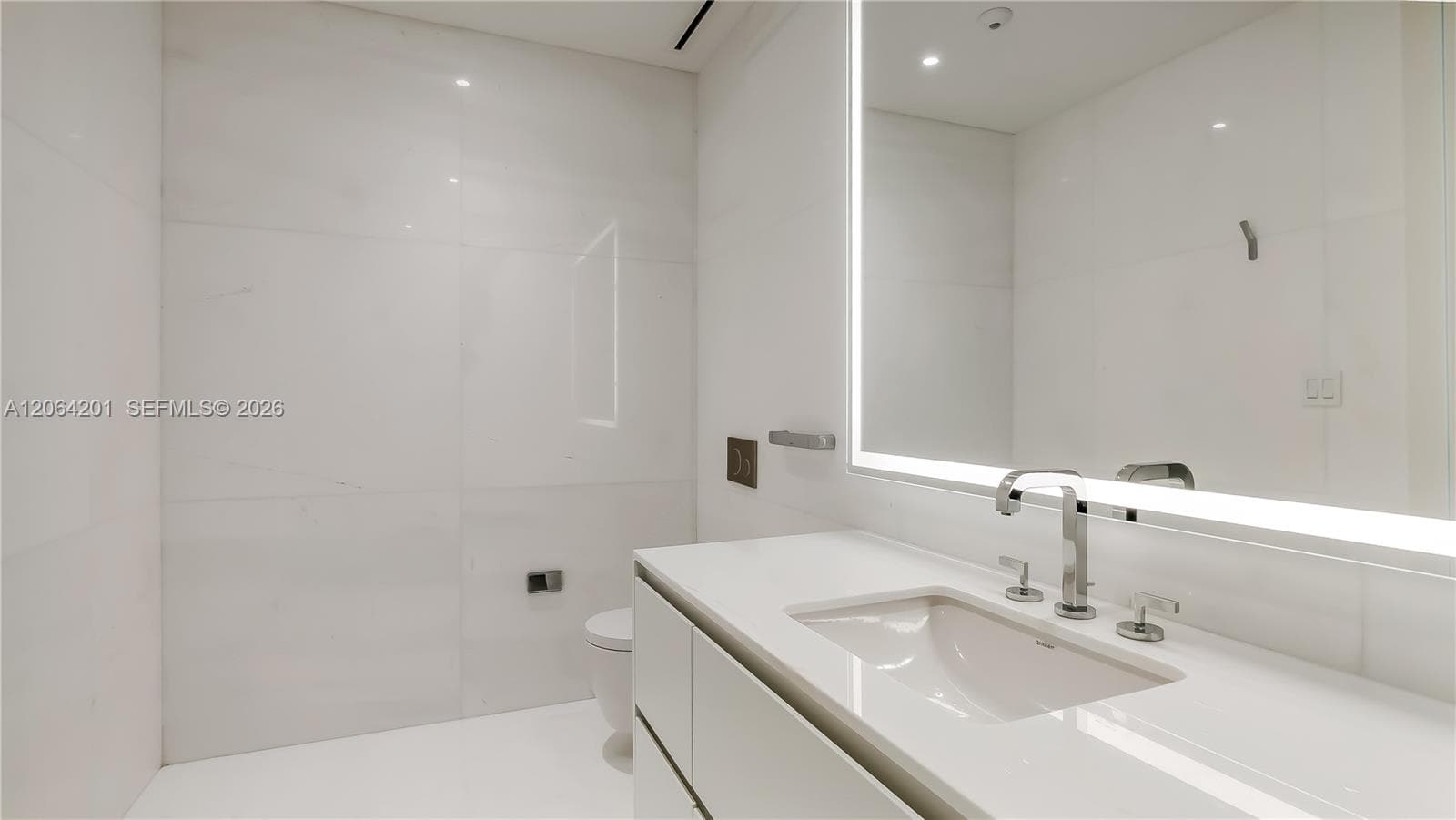 300 Biscayne Boulevard Way 1106E photo 16