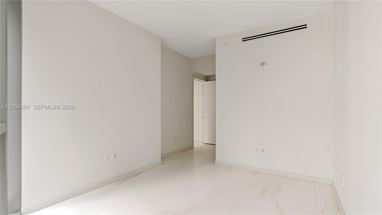 300 Biscayne Boulevard Way 1106E photo 11