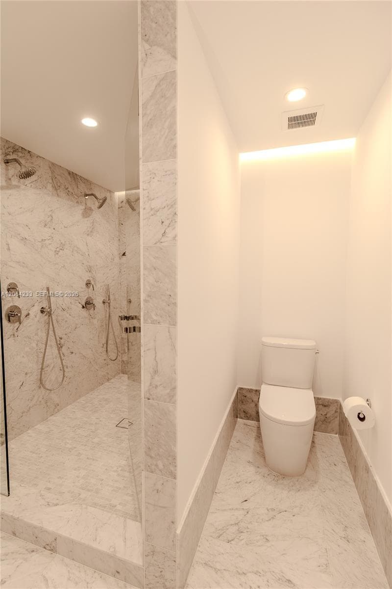9221 E Bay Harbor Drive 307 photo 17
