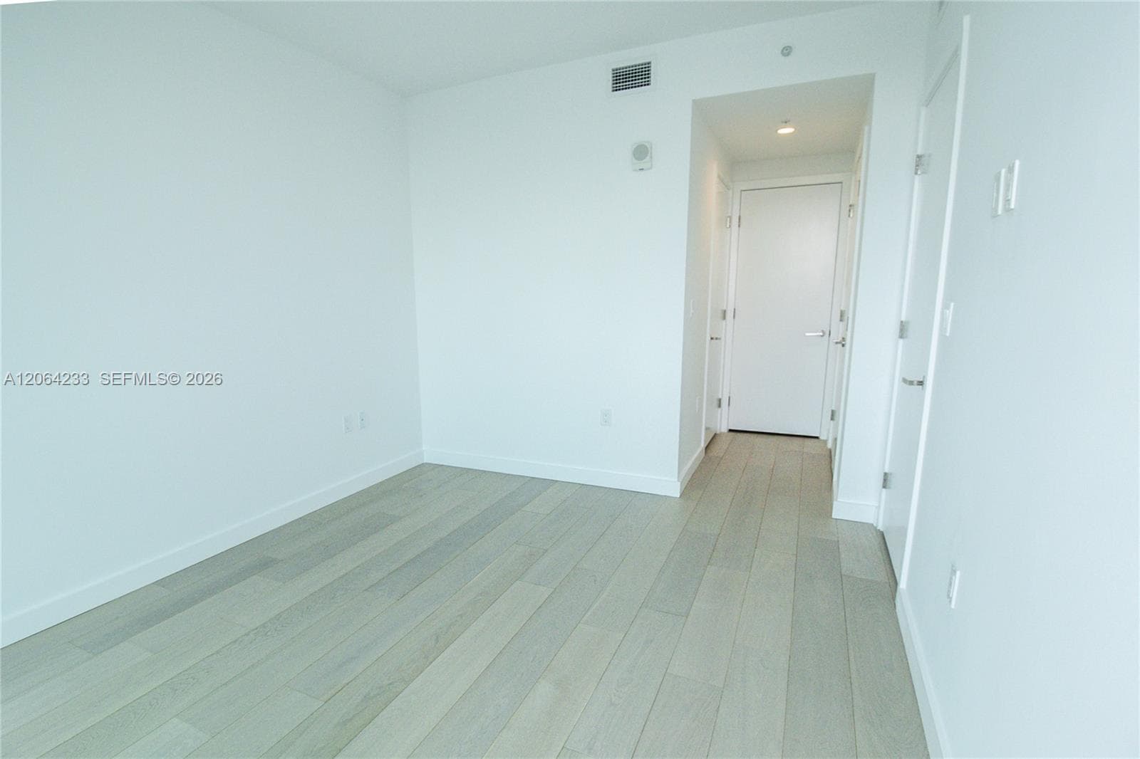9221 E Bay Harbor Drive 307 photo 22