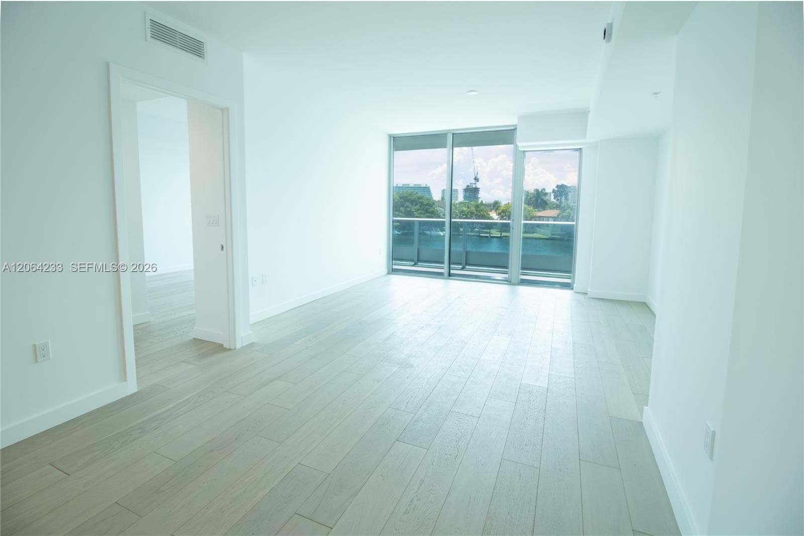 9221 E Bay Harbor Drive 307 photo 7