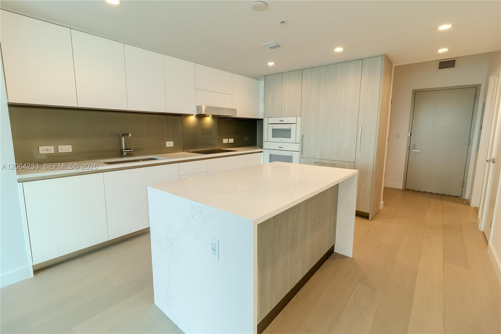 9221 E Bay Harbor Drive 307 photo 5