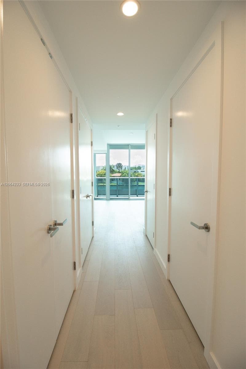 9221 E Bay Harbor Drive 307 photo 18