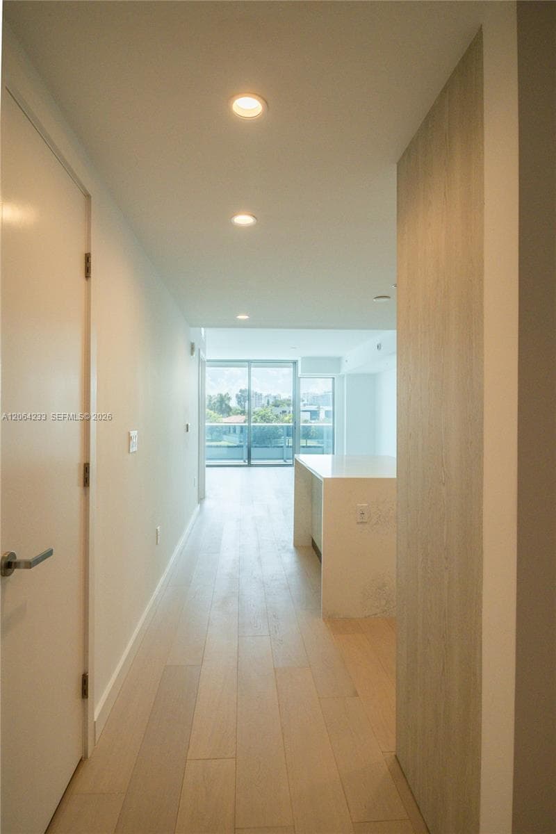 9221 E Bay Harbor Drive 307 photo 4