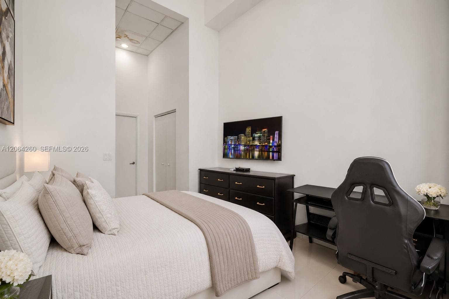 475 Brickell Ave 2813 photo 17