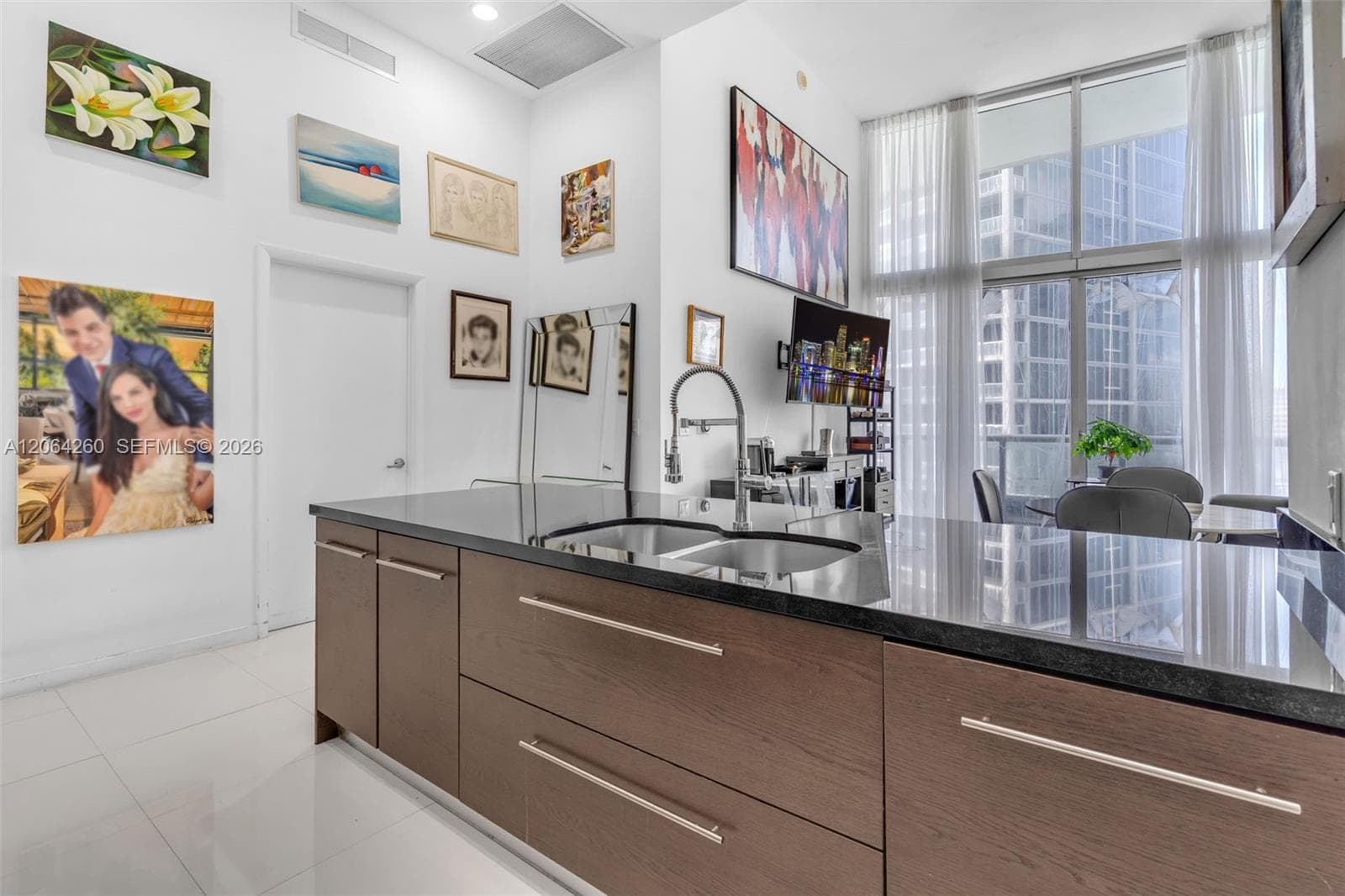 475 Brickell Ave 2813 photo 3