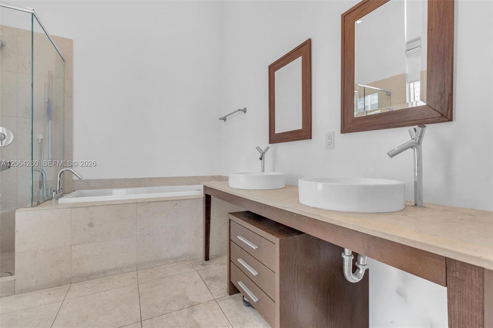 475 Brickell Ave 2813 photo 14