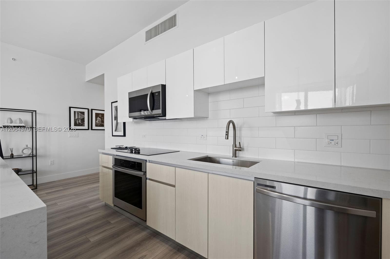 101 Diplomat Pkwy 2310 photo 7