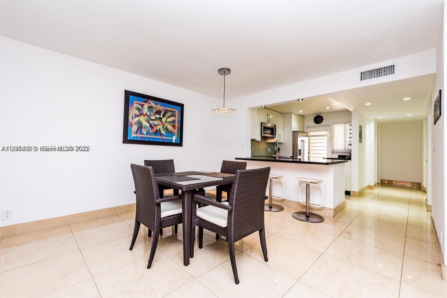 2081 S Ocean Dr 411 photo 6