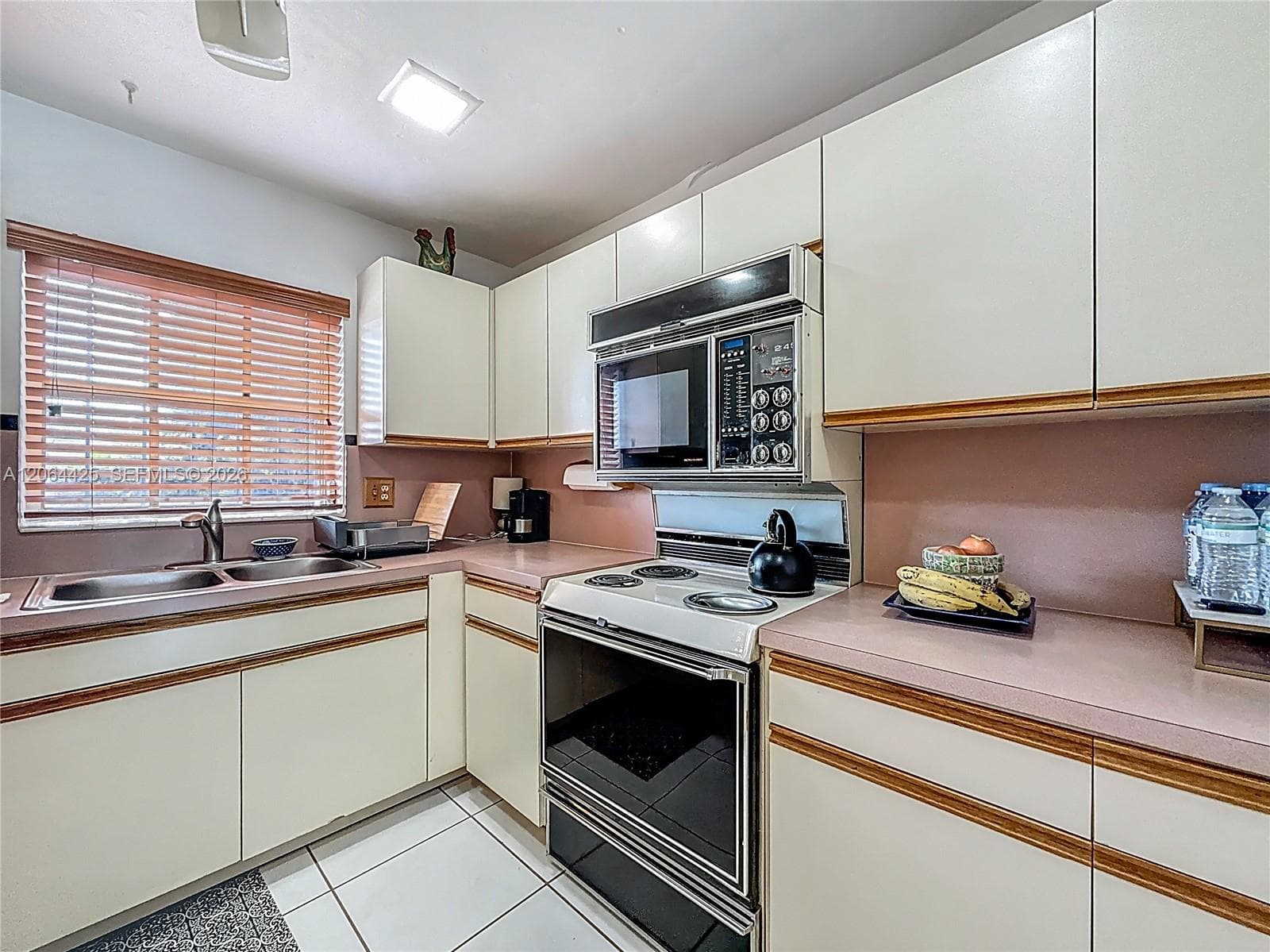 2205 1/2 NE 123rd St 2205 photo 9