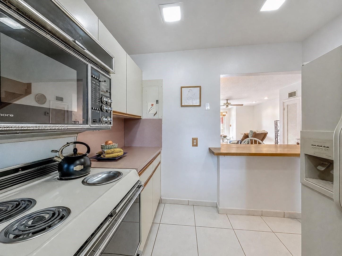 2205 1/2 NE 123rd St 2205 photo 10