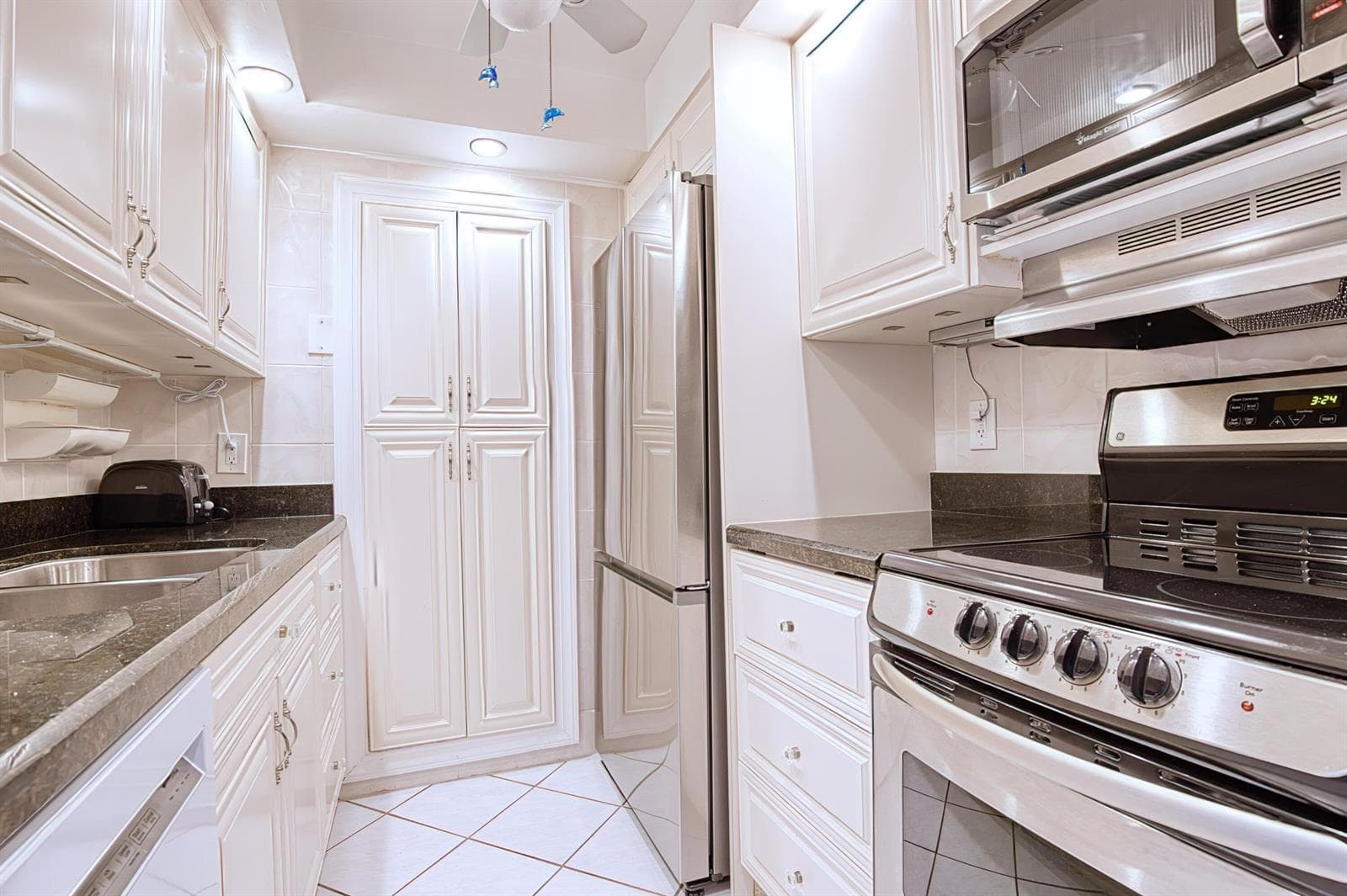 111 BRINY Avenue 16-08 photo 4
