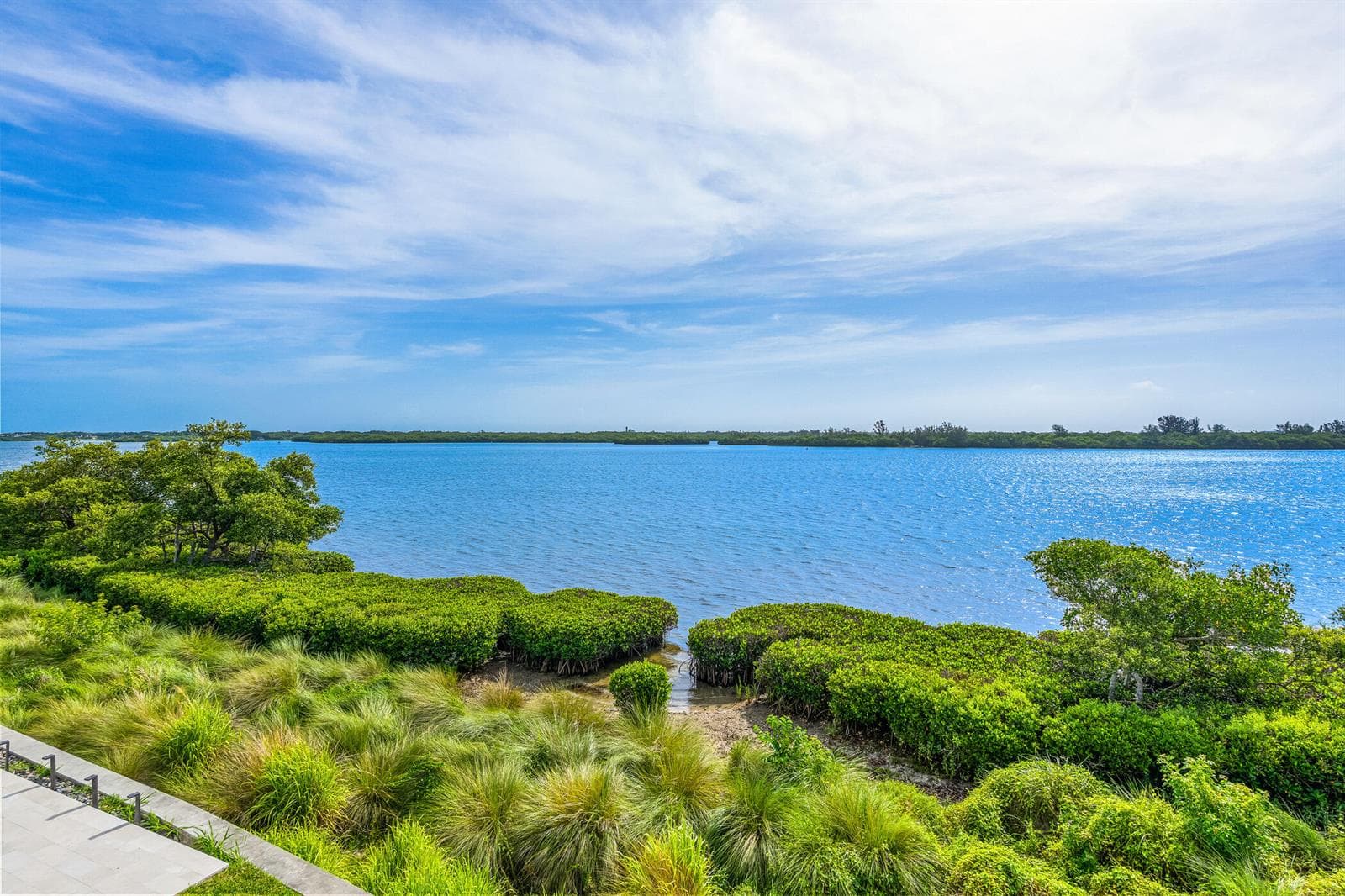 4832 S HARBOR Drive photo 3