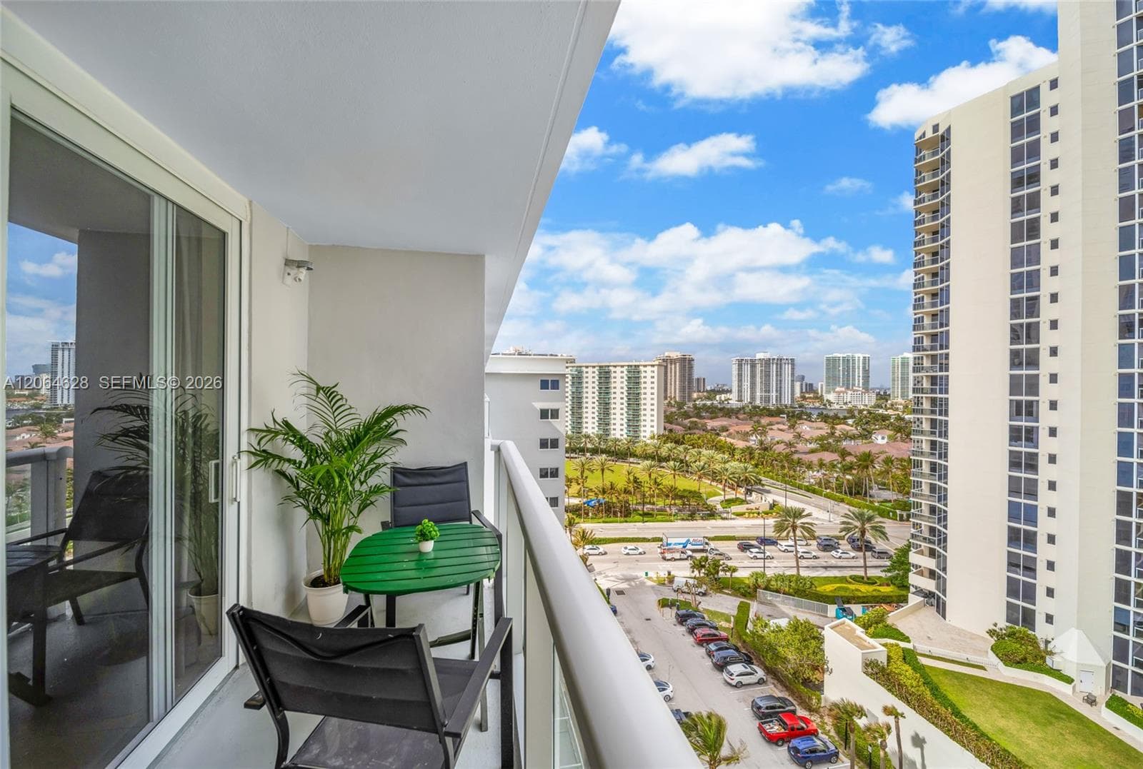 19201 Collins Ave 1117 photo 10