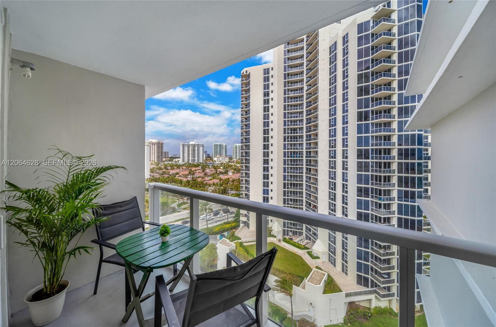 19201 Collins Ave 1117 photo 11