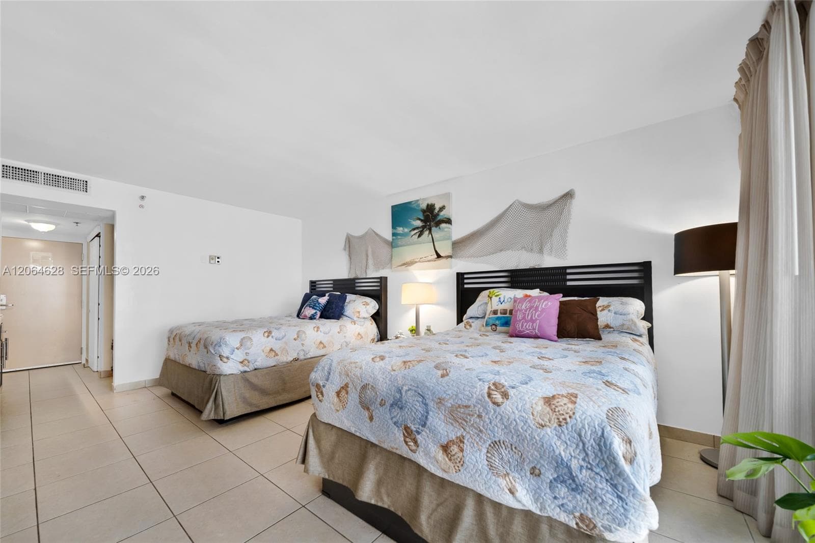19201 Collins Ave 1117 photo 4
