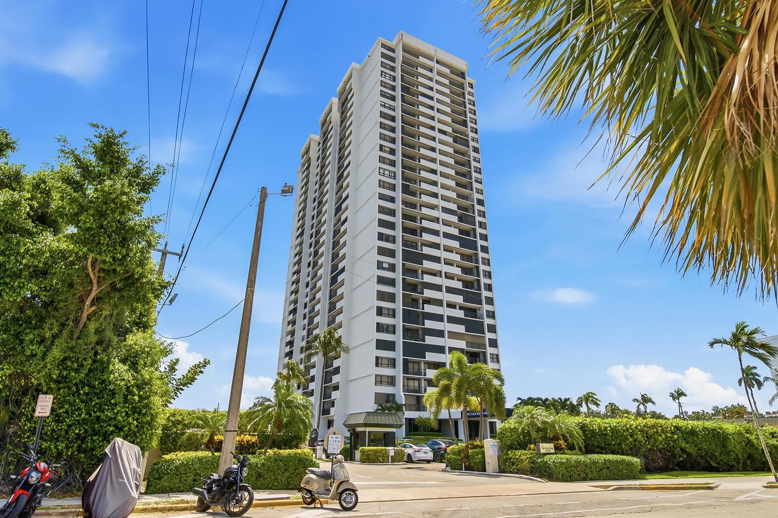 5600 N Flagler Drive 2202 photo 8