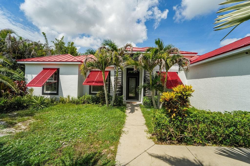 1812 SE FALLON Drive photo 2