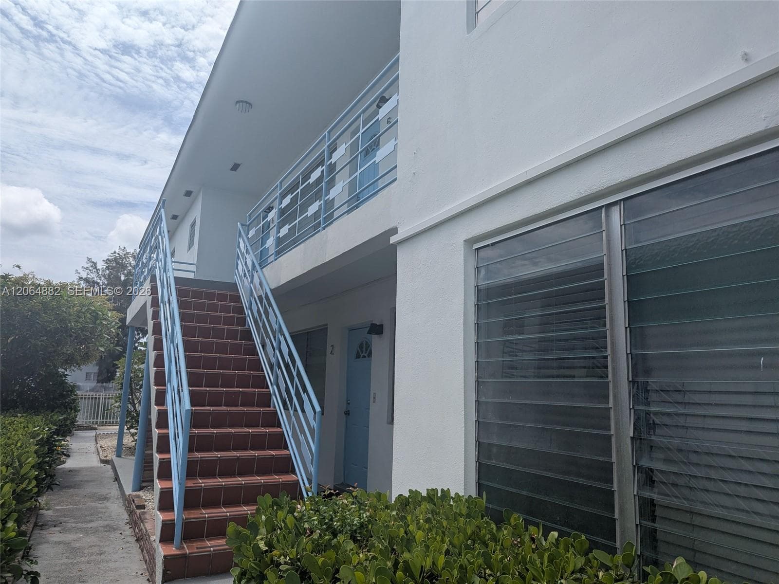 7805 Crespi Blvd 4 photo 2