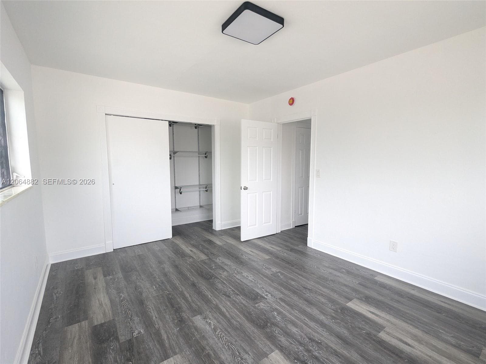 7805 Crespi Blvd 4 photo 15