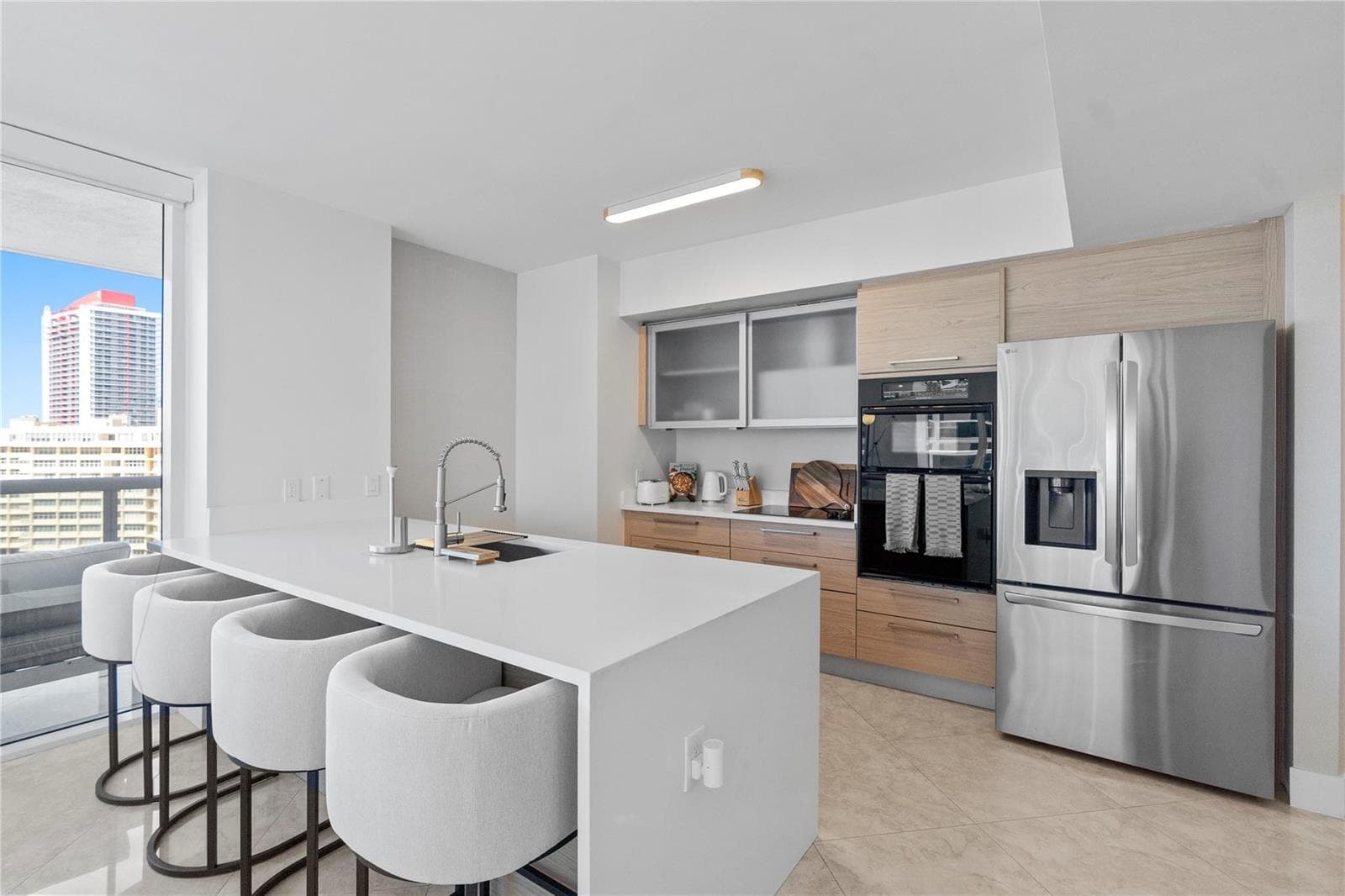 1830 S Ocean Drive 1006 photo 6