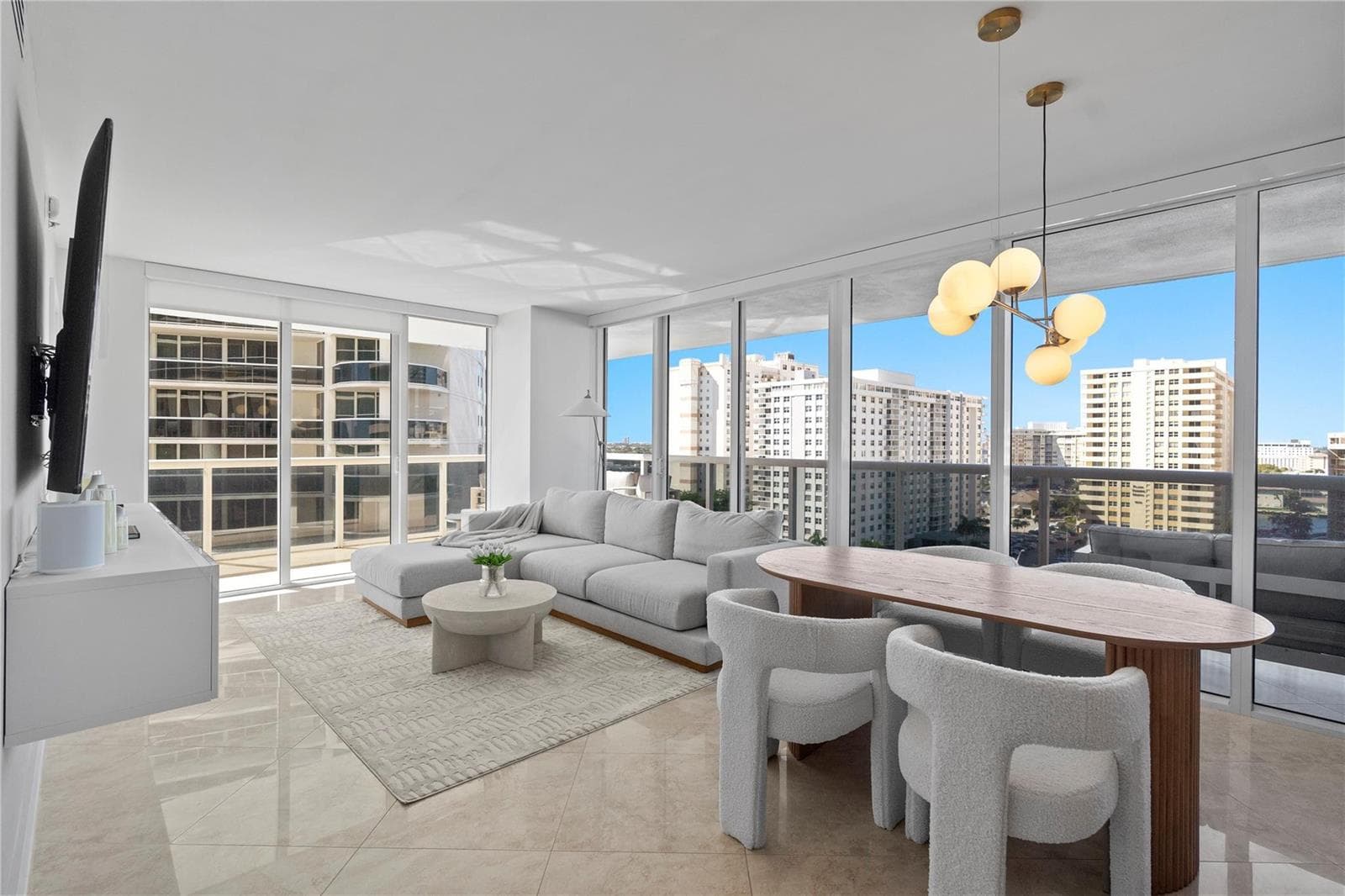 1830 S Ocean Drive 1006 photo 1