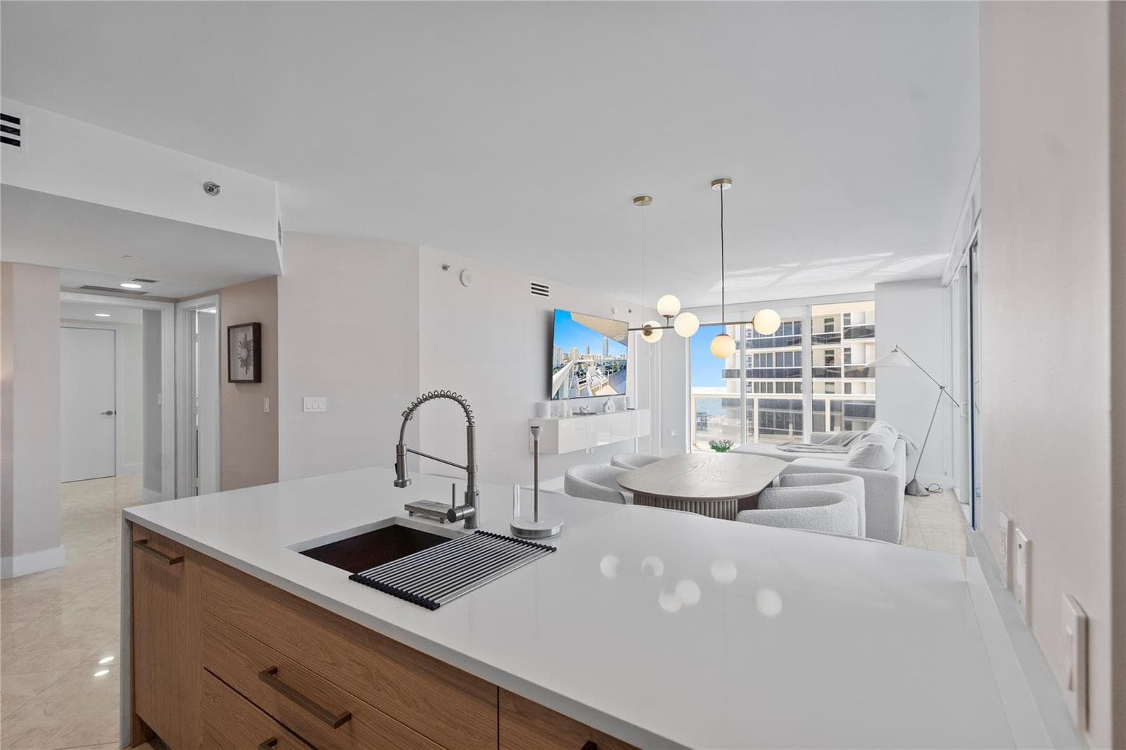 1830 S Ocean Drive 1006 photo 9
