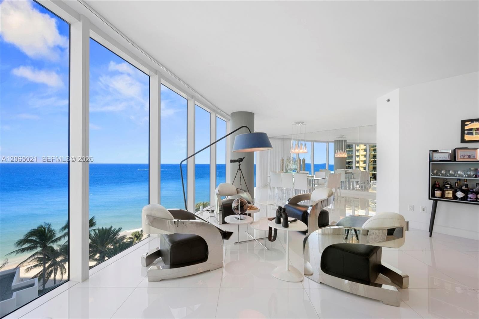 2711 S Ocean Dr 902 photo 2