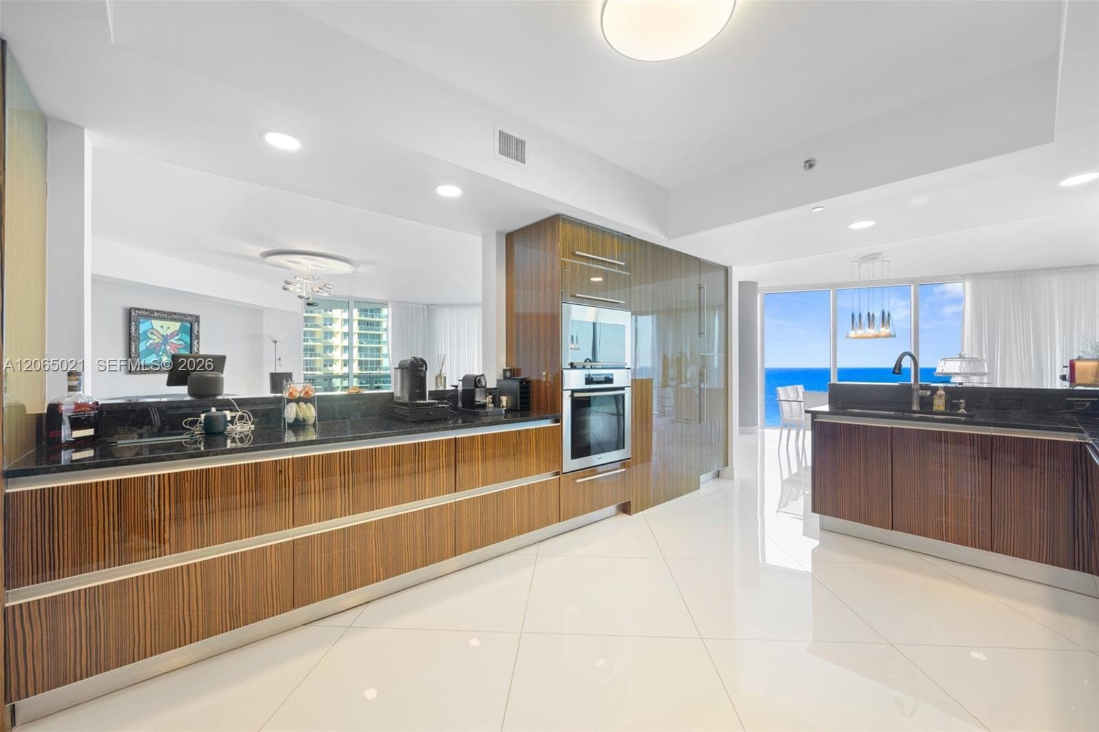 2711 S Ocean Dr 902 photo 6