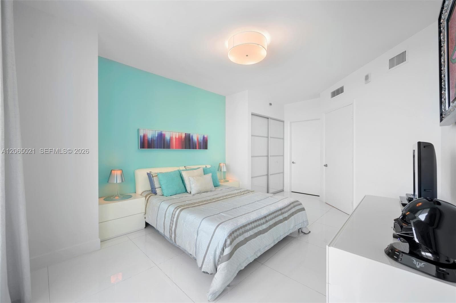 2711 S Ocean Dr 902 photo 17